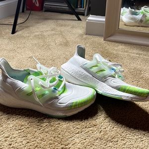 NWOB Ultra Boost 22